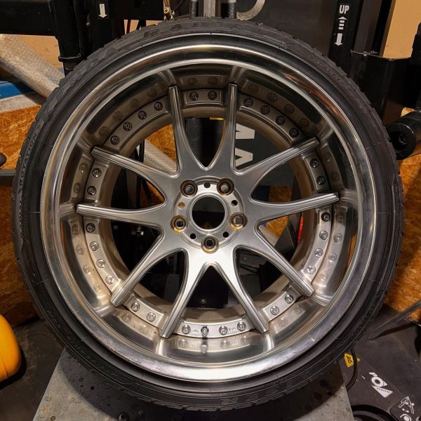 18インチ 12J 265/35R18 ホイール装着例 - CARSERVICE GRAVITY