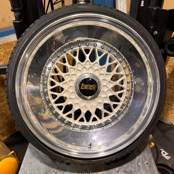 18インチ 10J 225/35R18 ホイール装着例 - CARSERVICE GRAVITY