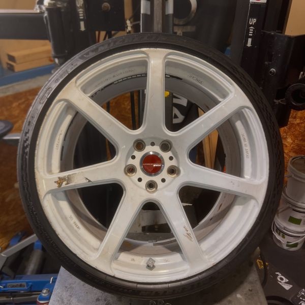 19インチ 10.5J 265/30R19 ホイール装着例 - CARSERVICE GRAVITY
