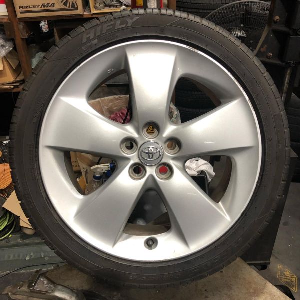 17インチ 7J 215/45R17 ホイール装着例 - CARSERVICE GRAVITY