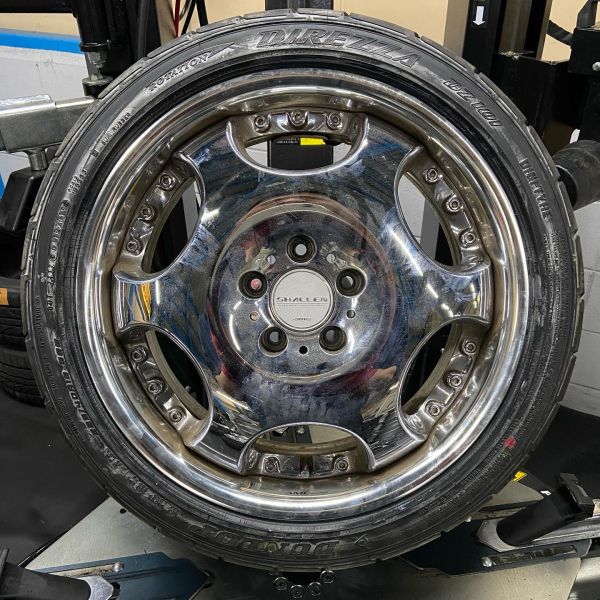 18インチ 7.5J 225/40R18 ホイール装着例 - CARSERVICE GRAVITY