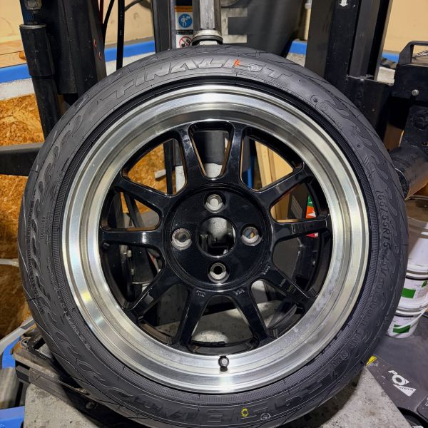 15インチ 6.5J 165/55R15 ホイール装着例 - CARSERVICE GRAVITY