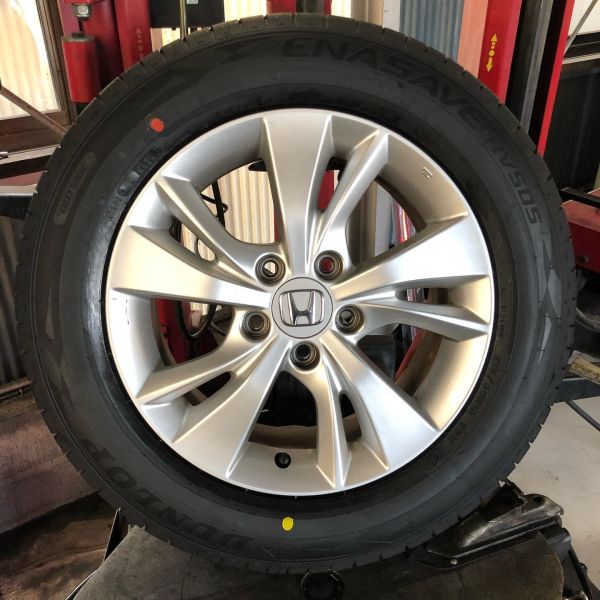 16インチ 7J 215/60R16 ホイール装着例 - CARSERVICE GRAVITY
