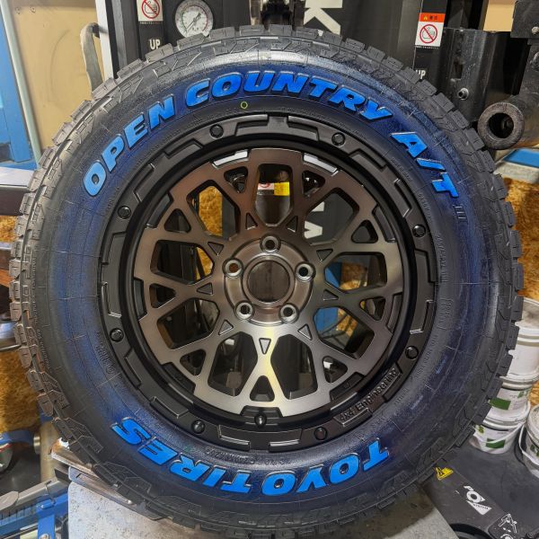 17インチ 7J 245/65R17 ホイール装着例 - CARSERVICE GRAVITY