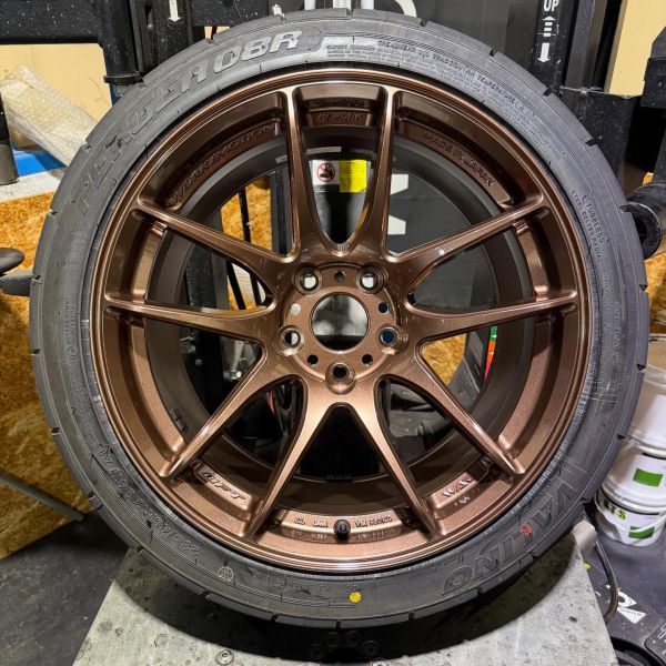 17インチ 9J 235/40R17 ホイール装着例 - CARSERVICE GRAVITY