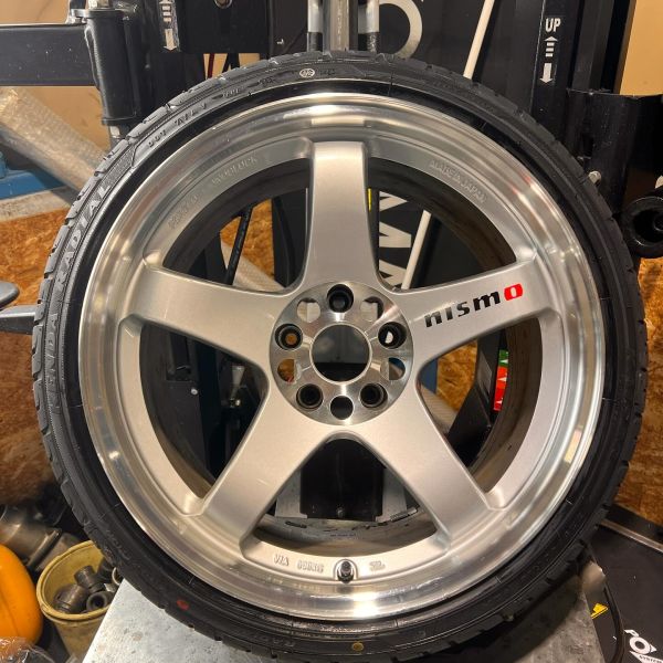 18インチ 9.5J 225/40R18 ホイール装着例 - CARSERVICE GRAVITY