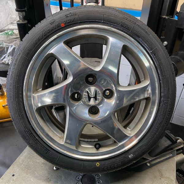 15インチ 6J 165/50R15 ホイール装着例 - CARSERVICE GRAVITY