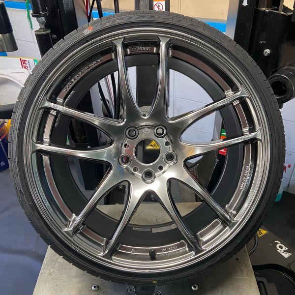 19インチ 9.5J 225/35R19 ホイール装着例 - CARSERVICE GRAVITY