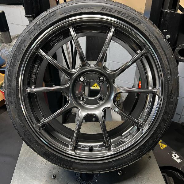 17インチ 7.5J 215/40R17 ホイール装着例 - CARSERVICE GRAVITY