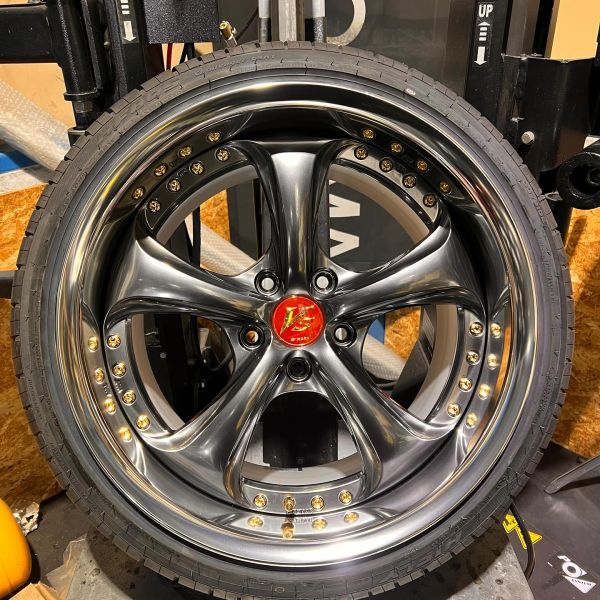18インチ 10J 225/40R18 ホイール装着例 - CARSERVICE GRAVITY