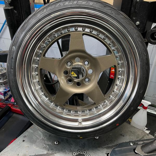 16インチ 9J 195/40R16 ホイール装着例 - CARSERVICE GRAVITY