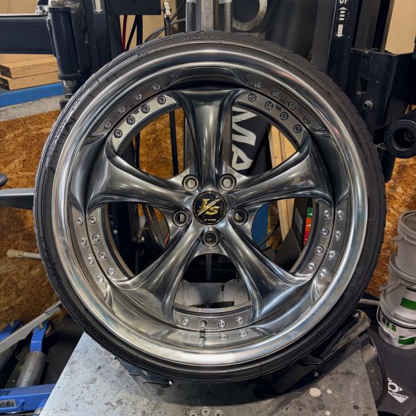 18インチ 9J 205/35R18 ホイール装着例 - CARSERVICE GRAVITY