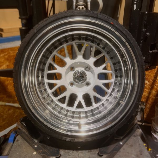 16インチ 9J 195/40R16 ホイール装着例 - CARSERVICE GRAVITY
